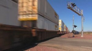 Видео Мощных Тепловозов в Америке США. Красивый Локомотив Тянет очень тяжелый грузовой состав