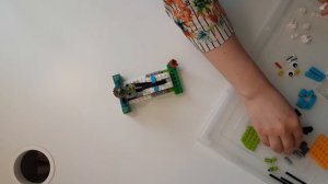 Собираем роботов - пчела из Lego WeDo 2.0/ Школа Roboschool