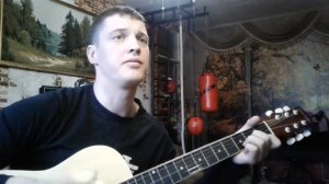 Горел пылающий камин