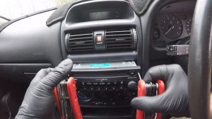 Vauxhall Opel Astra G Radio Removal  / Holden TS Astra Radio Removal
