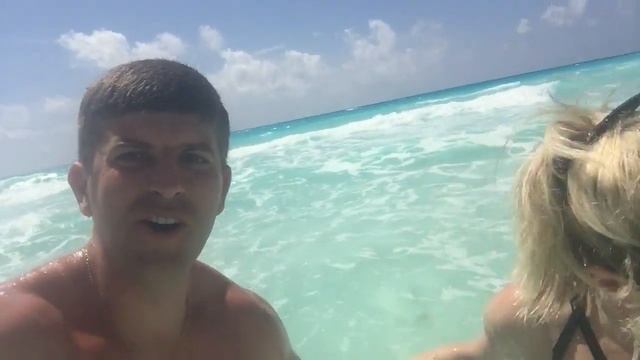 Купание в Карибском море, Мексика, Канкун, ловим волну!!!!