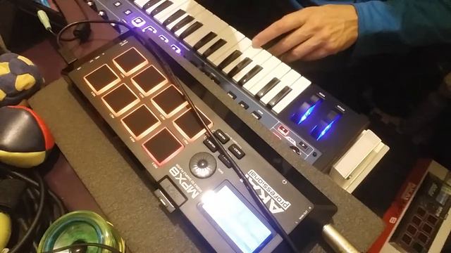 trial Techno Novation MiniNova - Android drum machine - Synthesizer experience смотреть онлайн