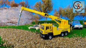 Строим город для машинок игрушек - Делаем Буровую машину из Автокрана. Манкиту