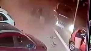 В Китае пешеход дважды уцелел при серьезном ДТП