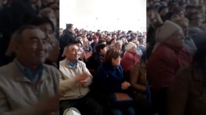 Забой ослов обсуждают в селе Манас на собрании местных жителей с участием главы айыл окмоту