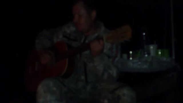 Сквор играет на гитаре смотреть онлайн