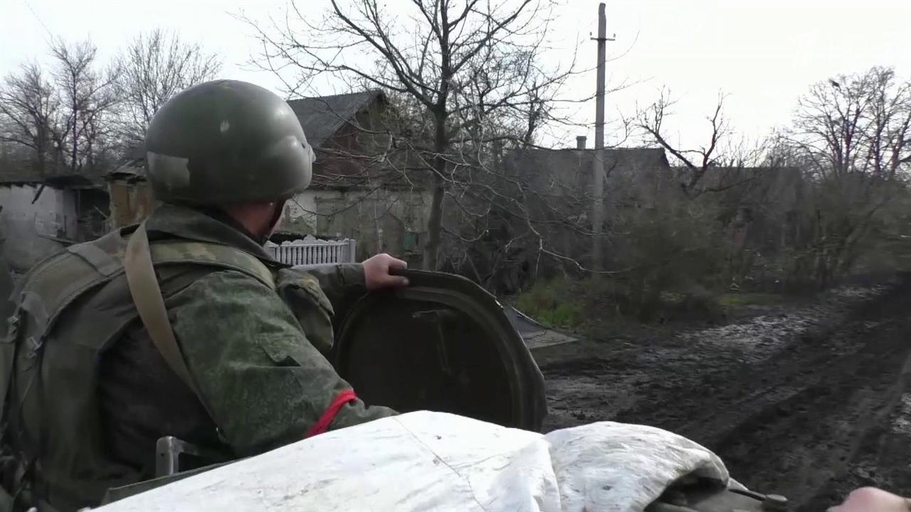 Огневая поддержка: один день на артиллерийской позиции в Луганской республике