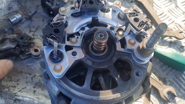 Замена генератора УАЗ // Установка генератора калины на УАЗ смотреть онлайн