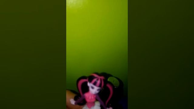 Ей 7 лет, и она говорит что видит смотреть онлайн