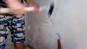 Как снять старую шпаклевку - краску до штукатурки Як зняти стару шпаклівку До штукатурки.