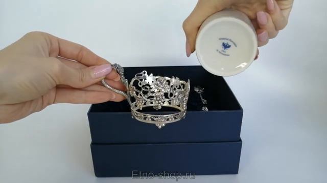 Серебряная чайная чашка «Виноград» с ложкой 574НБ03806 смотреть онлайн