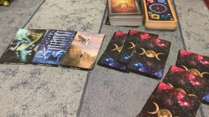 Почему ОН 🌹🌹🌹 не обращает на МЕНЯ 🌹🌹🌹 внимание?