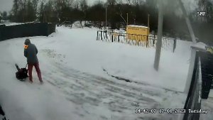 Снегоуборщик StarWind GST-2246,  бензиновый на лыжах