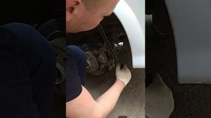 Замена колодок, Опель вектра б