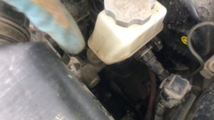 Как поменять главный тормозной цилиндр на автомобиле Hyundai Accent и с чем можно столкнуться