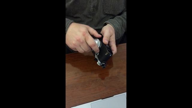 Retro camera. Leica 1с. заправка пленки в фотоаппарат | Leica 1c. loading film into the camera смотреть онлайн