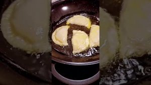 ПРАВИЛА ЖАРКИ ЗАМОРОЖЕННЫХ ЧЕБУРЕКОВ С МЯСОМ И С СЫРОМ И ЗЕЛЕНЬЮ.