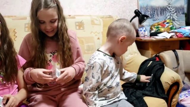 Распаковка. Ане подарили гироскутер смотреть онлайн