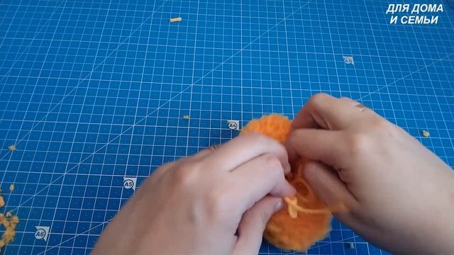 Красивый Весенний Декор. ЦЫПЛЕНОК из пряжи (помпонов) своими руками