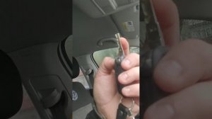 Как завезти автомобиль Volkswagen Jetta MK 6, USA, если села батарейка в ключе брелоке,лайфхак!