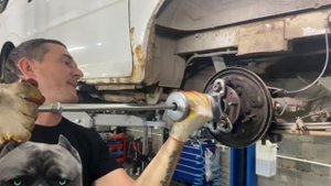 Подробное видео по замене подшипника полуоси Nissan Vanette #nissan#ремонтавто#japancars