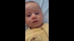 Шок! Новорожденный разговаривает с родителями