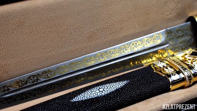 Кавказские кинжалы из дамасской стали с кожей страуса и кожей ската смотреть онлайн