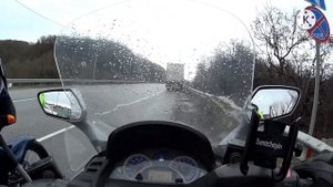 на море на скутере