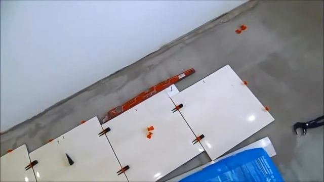 Укладка напольной плитки с декоративными вставками  как правильно начать