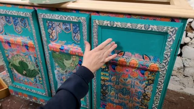 Bohemian Decoupage Furniture Transformation смотреть онлайн