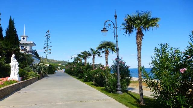 Крым, Партенит,парк санатория "Айвазовское" (Парадиз) 1 сентября 2016 года.Crimea Russia. смотреть онлайн