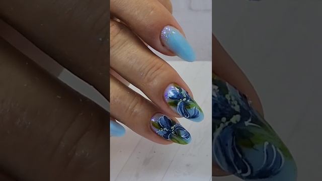 какая рука красивее? мы с клиенткой разошлись во мнениях #ногти #nail ##дизайнногтей