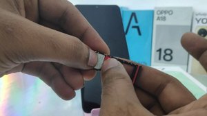 How to insert sim and SD card in vivo Y27| How to insert sim card in VIVO Y27