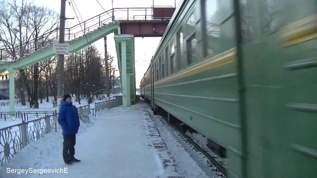 Электропоезд ЭМ2-017 станция Столбовая смотреть онлайн