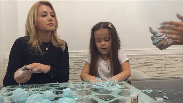 Евуля делает жвачку для рук . Как сделать жвачку антистрес для рук дома смотреть онлайн