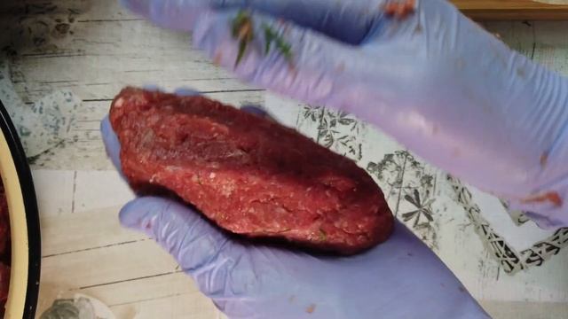 МЯСНЫЕ ЗРАЗЫ С СЫРОМ И ЗЕЛЕНЬЮ В СЛИВКАХ!