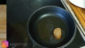 ШАМПИНЬОНЫ фаршированные сыром и колбасой.