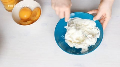 Пасхальные шоколадные яйца со сладкой начинкой