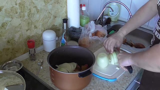 Баранина тушеная с луком в течение 8 часов смотреть онлайн