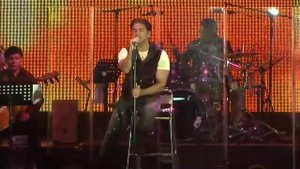 Abrazame - Alejandro Fernandez (with English captions)