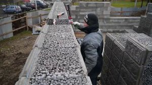 Кладка блоков на монтажную пену