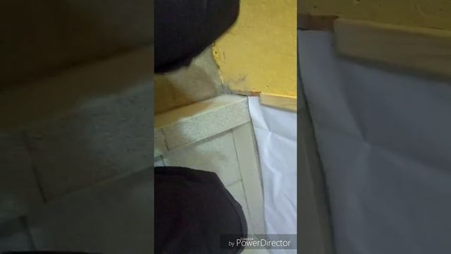 Уличный сортир или Как разместить душевую раковину унитаз стиральную машину в санузле 2 квадратных смотреть онлайн