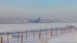 Посадка в Новокузнецке. Боинг 737-900 из Сочи.mp4