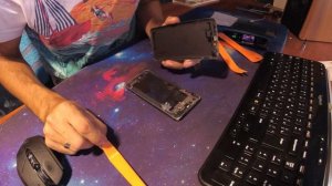 Замена заднего стекла Huawei Honor 9 - сломал стекло. :-(