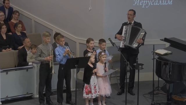Участие семьи Вениамина Бальжика | песня "Под защитой Твоих крыл" смотреть онлайн