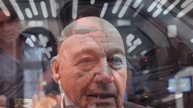 Познер отказался реагировать на нападки Певцова