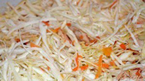 Тушеная капуста с куриной грудкой