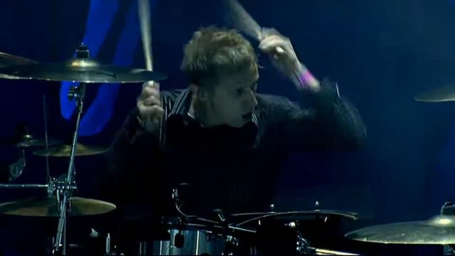 Muse - "New Born" Live at Glastonbury 2004 смотреть онлайн