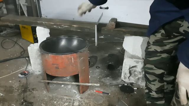 Самая дешёвая печь для казана своими руками.