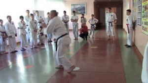 Aikido Ukemi on the concrete floor, demonstration of options - Укеми на бетонном полу.